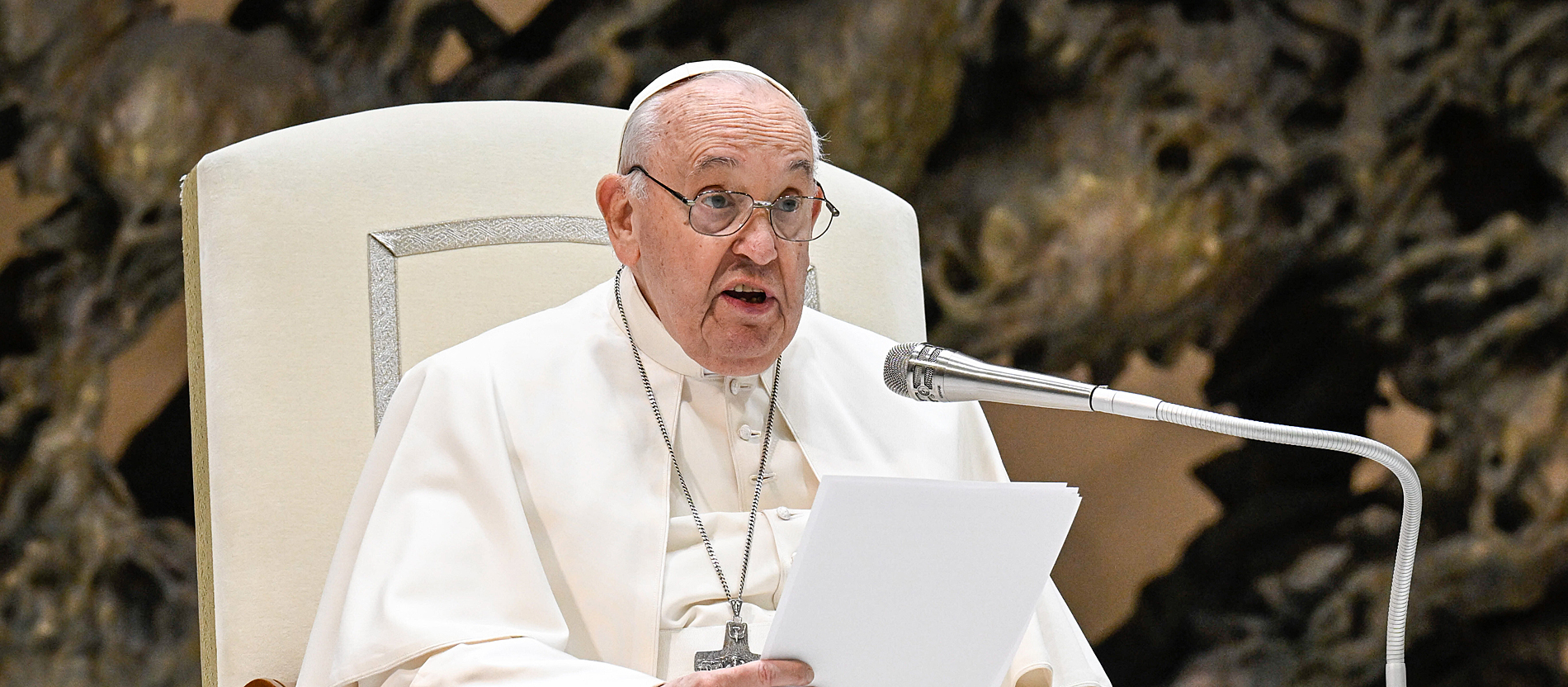 Papa Franjo će sudjelovati na zasjedanju G7 o umjetnoj inteligenciji